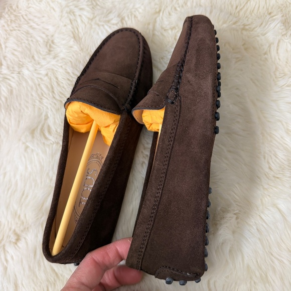 Tod’s Gommino Loafers in Suede brown brand new size 35 - Picture 15 of 16